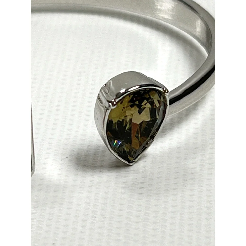 Silver‎ Toned Hinged Bracelet w/ 2 Greenish Color Settings 5